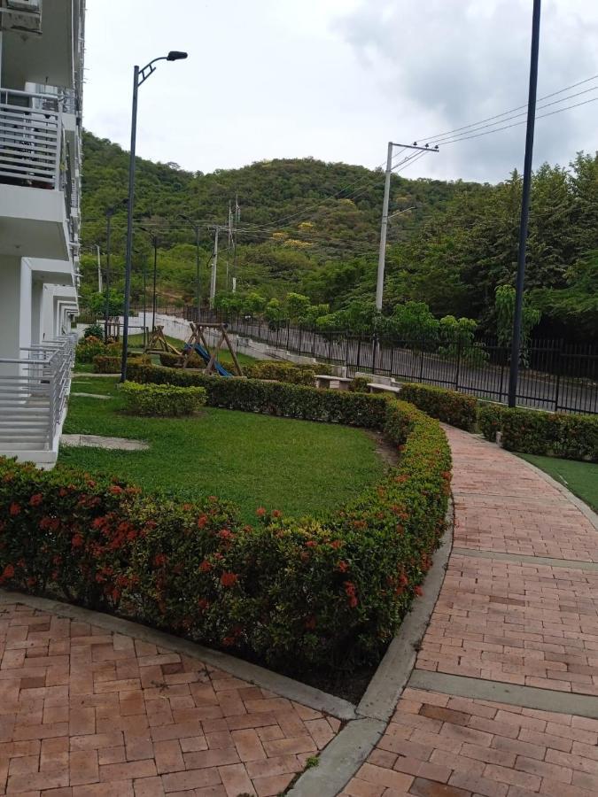 Aqualina Girardot